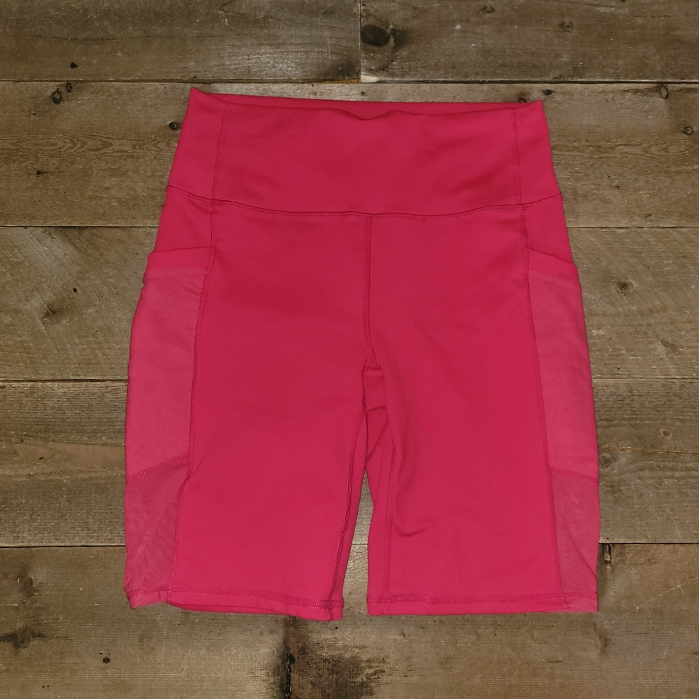 Fabletics On-The-Go PowerHold® High-Waisted 9'' Short